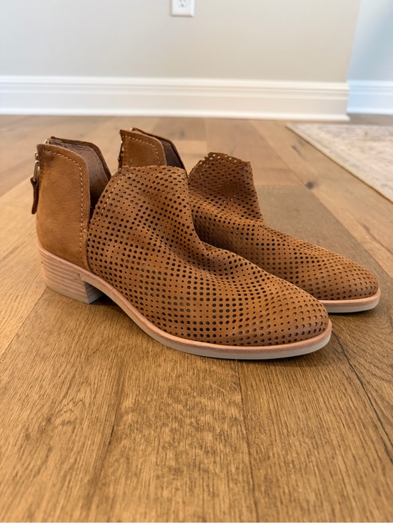 Dolce Vita Shoes - Dolce Vita Tommi Ankle Bootie Size 7.5 Brown Leather Perforated Zip Up Block